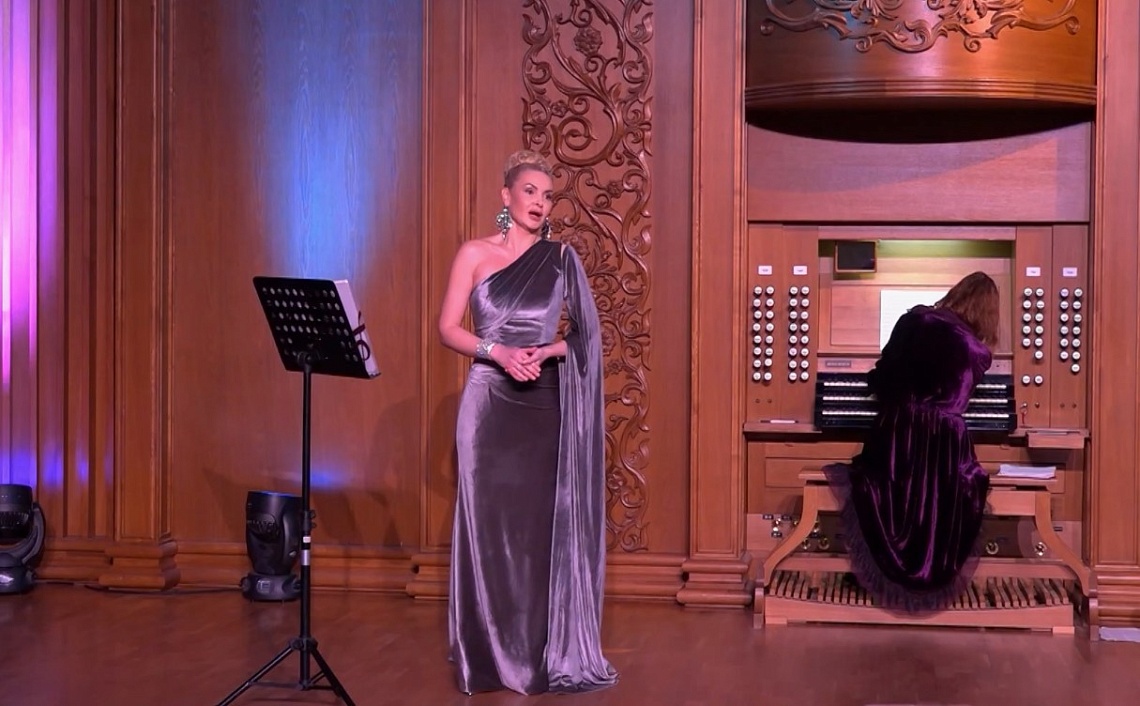 Артистки Наталья Манулик и Юлия Иконникова представили музыкальную программу в Пензе